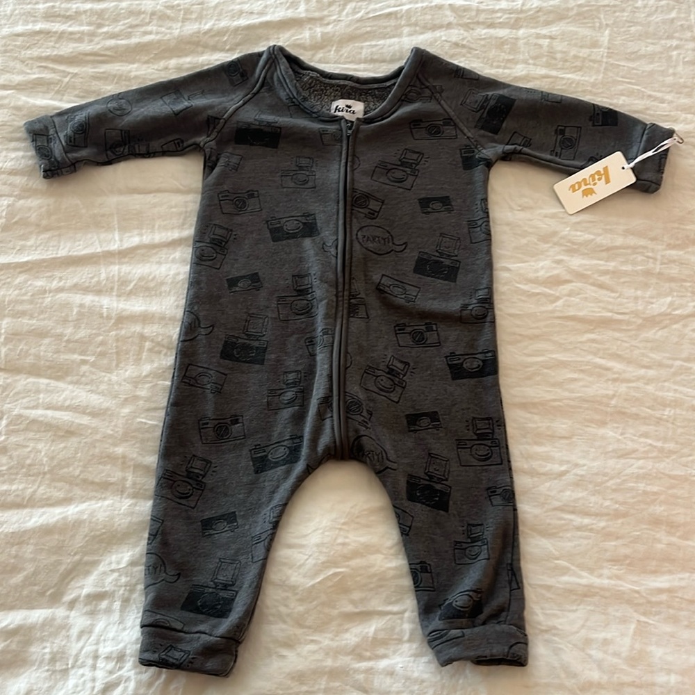 NWT Kira Zippered Romper 18/24 M